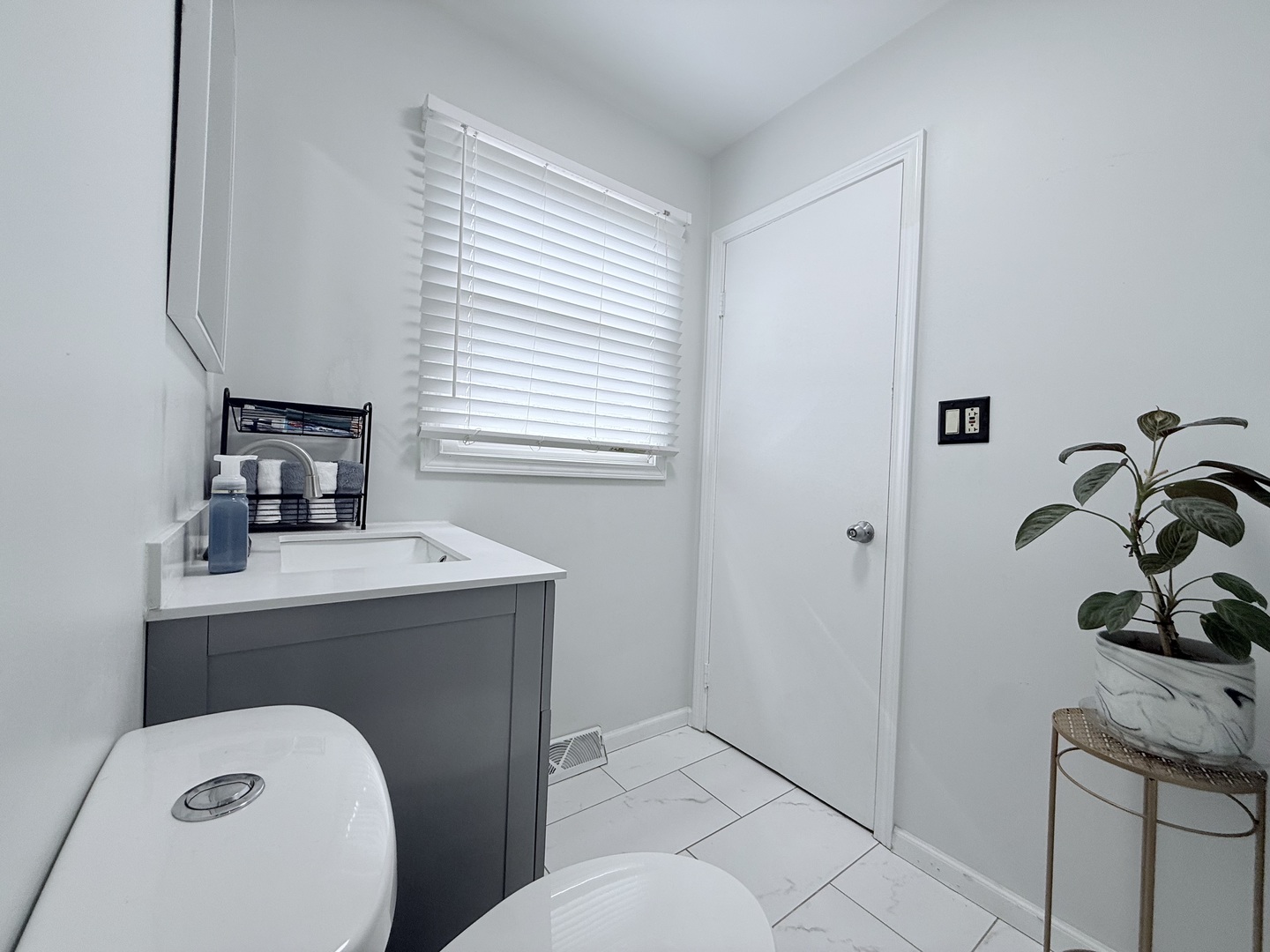 510 South Mt Prospect Road Des Plaines, IL 60016 - Photo 11 of 36