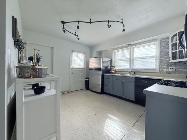 $495,500 | 510 South Mt Prospect Road, Des Plaines, IL 60016