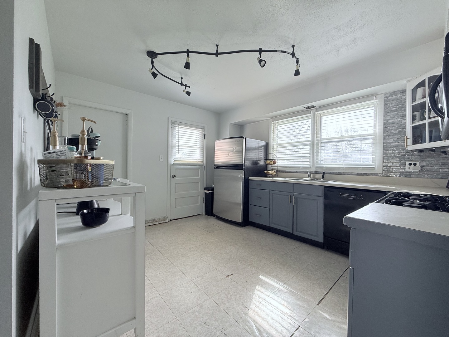 510 South Mt Prospect Road Des Plaines, IL 60016 - Photo 16 of 36