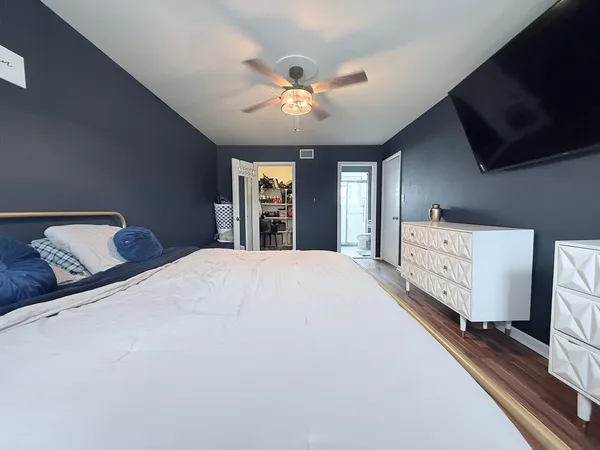 $495,500 | 510 South Mt Prospect Road, Des Plaines, IL 60016