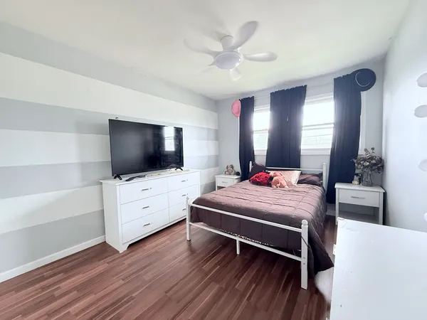 $495,500 | 510 South Mt Prospect Road, Des Plaines, IL 60016