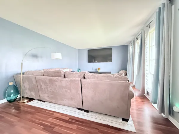 $495,500 | 510 South Mt Prospect Road, Des Plaines, IL 60016