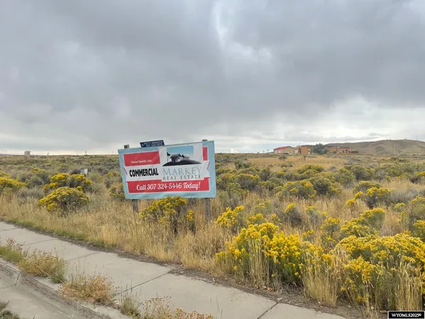 $179,500 | 4 Cottonwood Village, Rawlins, WY 82310