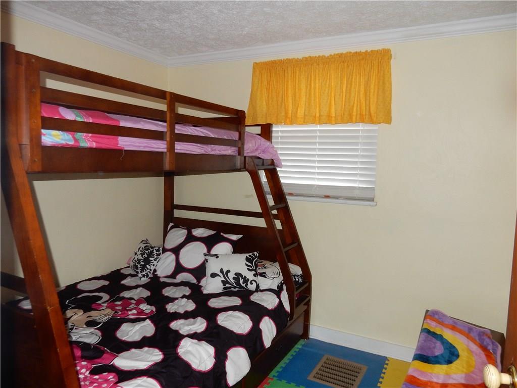 271 Castle Road Pittsburgh, PA 15234 - Photo 11 of 21 Gallery Image 11