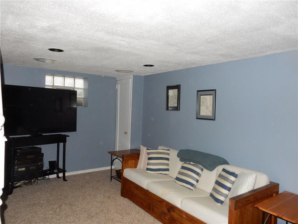 271 Castle Road Pittsburgh, PA 15234 - Photo 15 of 21 Gallery Image 15
