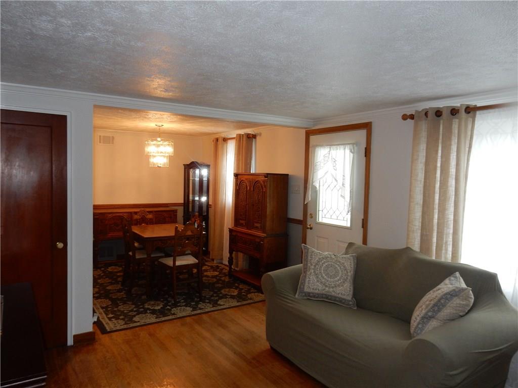 271 Castle Road Pittsburgh, PA 15234 - Photo 7 of 21 Gallery Image 7