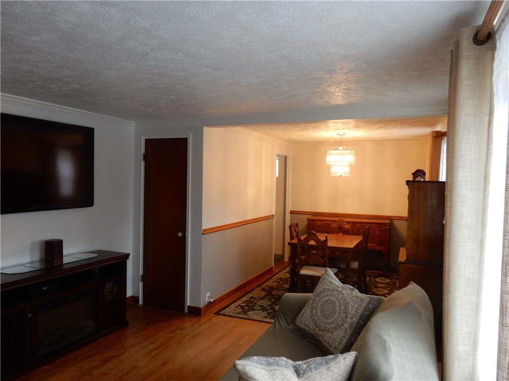 271 Castle Road Pittsburgh, PA 15234 - Photo 8 of 21 Gallery Image 8