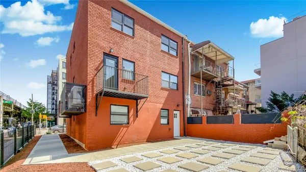 $2,199,000 | 31-04 28th Avenue | Astoria