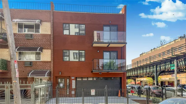 $2,199,000 | 31-04 28th Avenue | Astoria