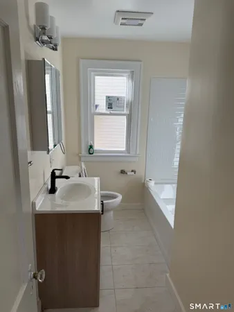 $1,950 | 484 West Street, Bristol, CT 06010