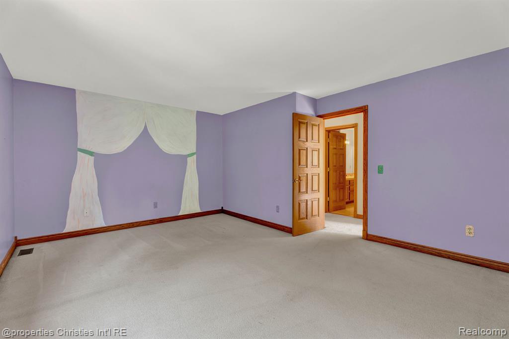 2160 Reagan Drive Rochester Hills, MI 48309 - Photo 37 of 60