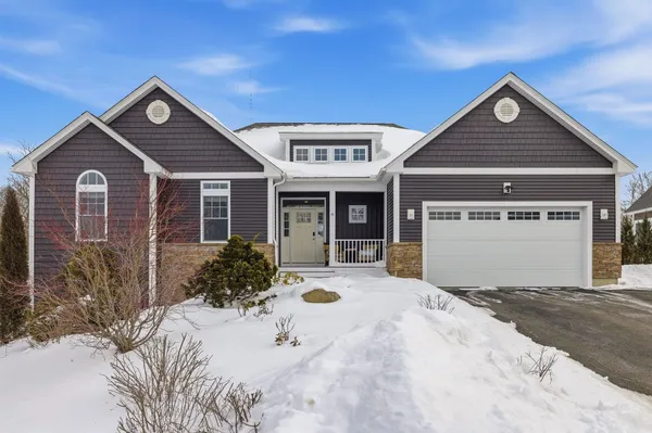$920,000 | 6 Hayden Drive, Dover, NH 03820