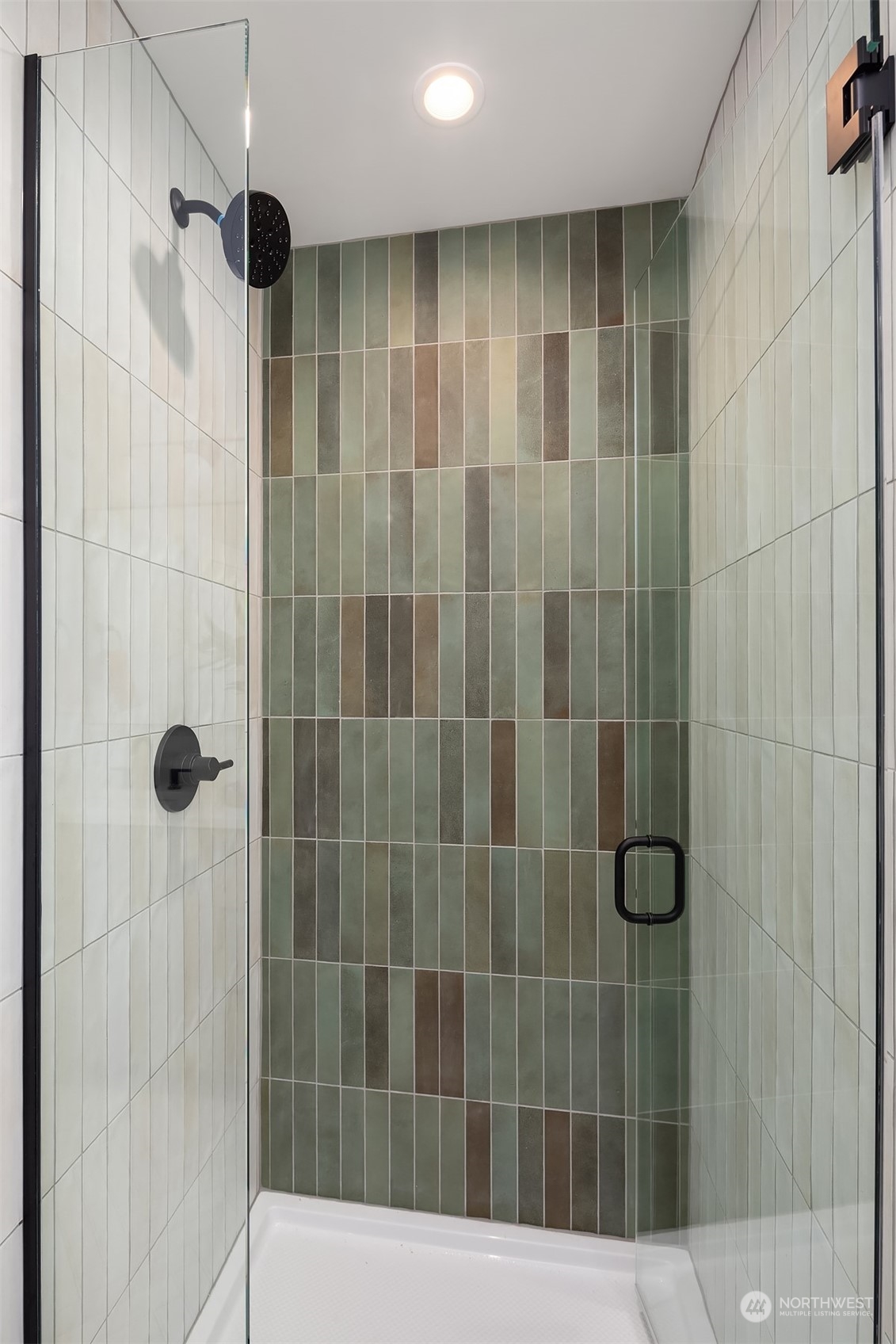 3230 Northeast 86th Street Seattle, WA 98115 - Photo 15 of 16