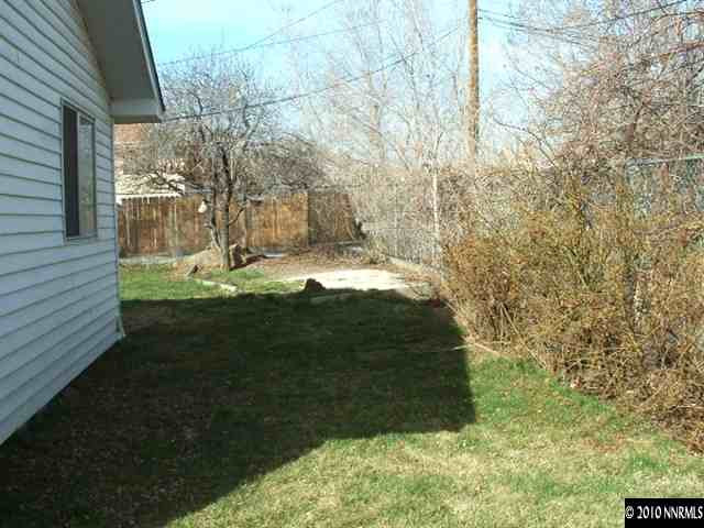 225 Hillcrest Drive Reno, NV 89509 - Photo 6 of 7 a view of outdoor space and yard