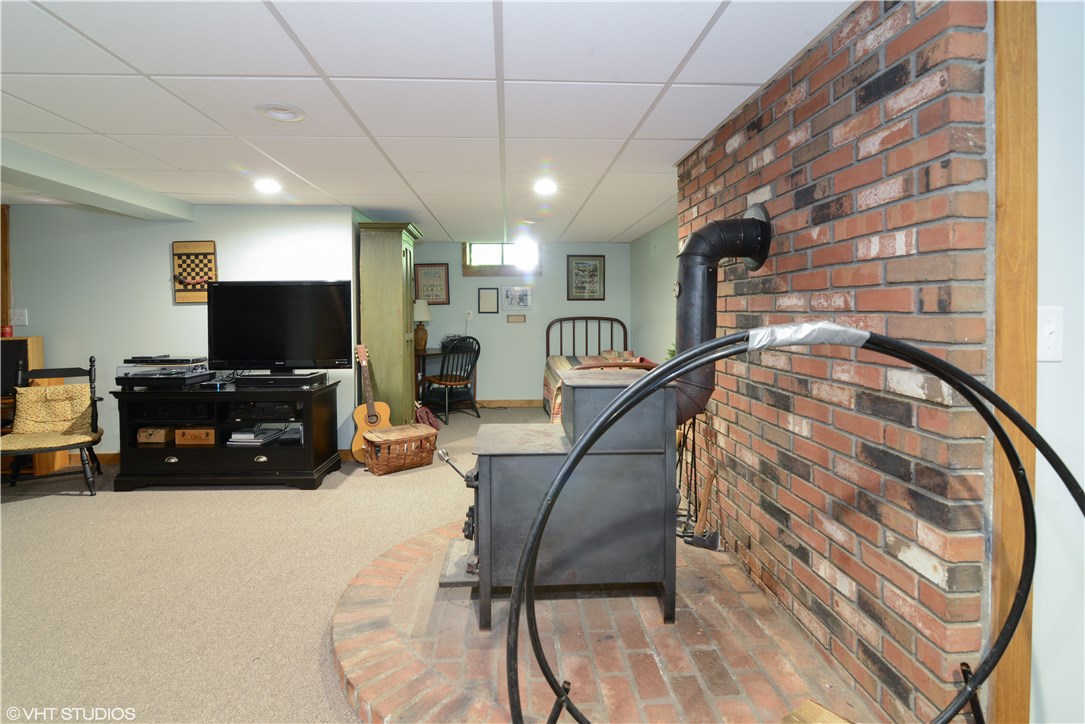 60 Diamond Hill Road Hopkinton, RI 02808 - Photo 12 of 15