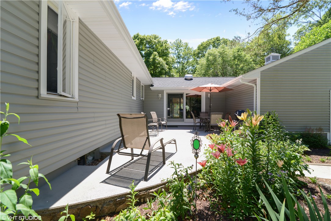 60 Diamond Hill Road Hopkinton, RI 02808 - Photo 14 of 15