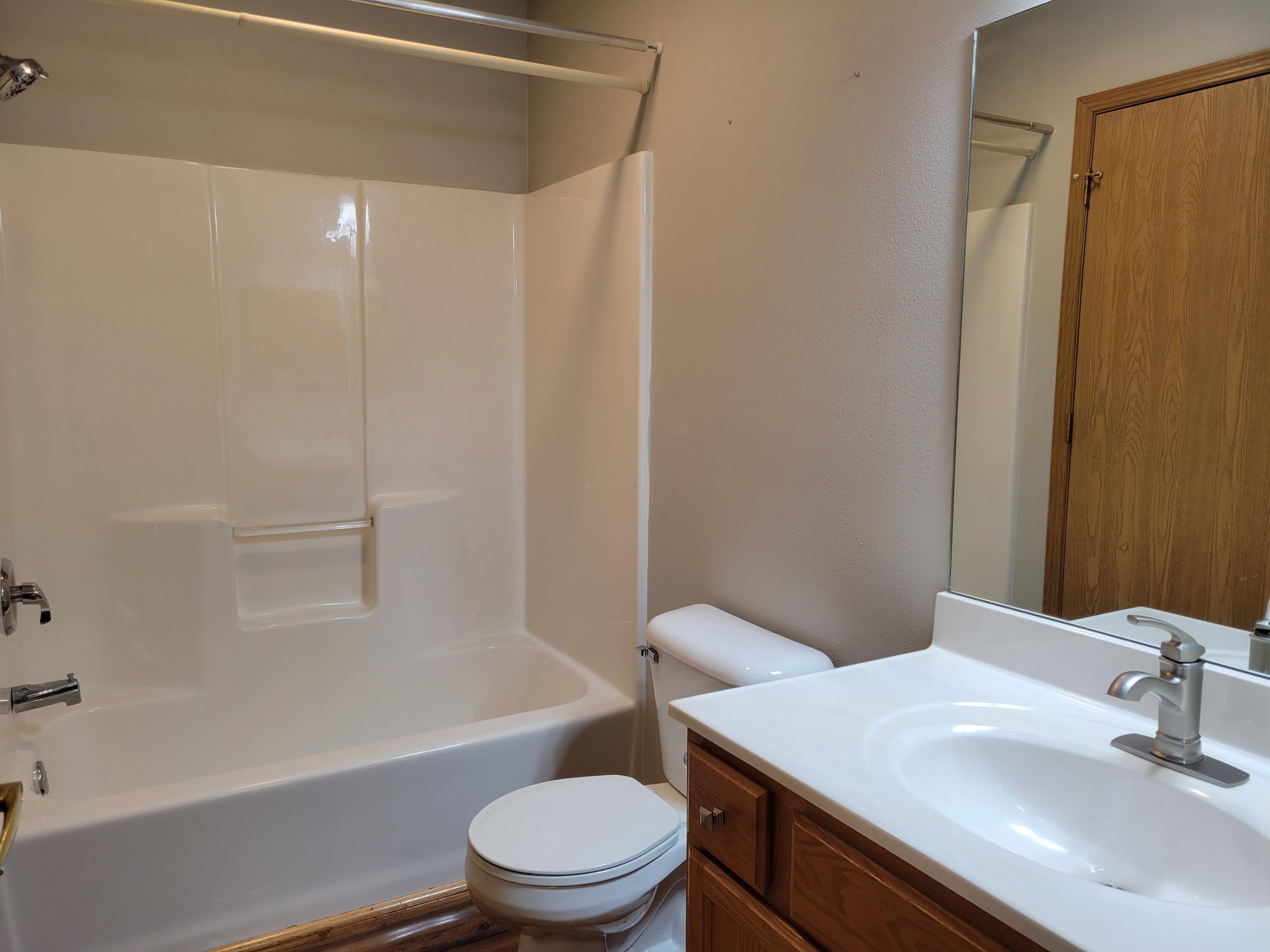 2111 Pine Ridge Court, Unit E Grafton, WI 53024 - Photo 19 of 35 Bathroom #2