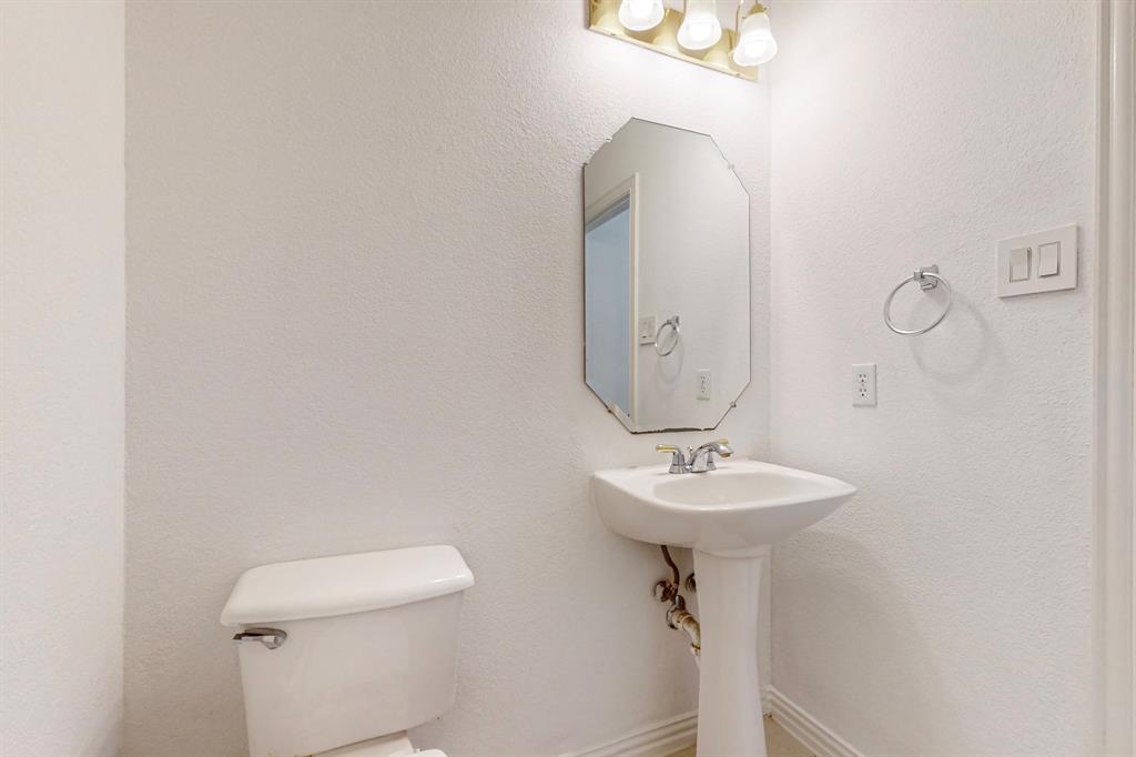 8609 Rugby Road Irving, TX 75063 - Photo 36 of 37