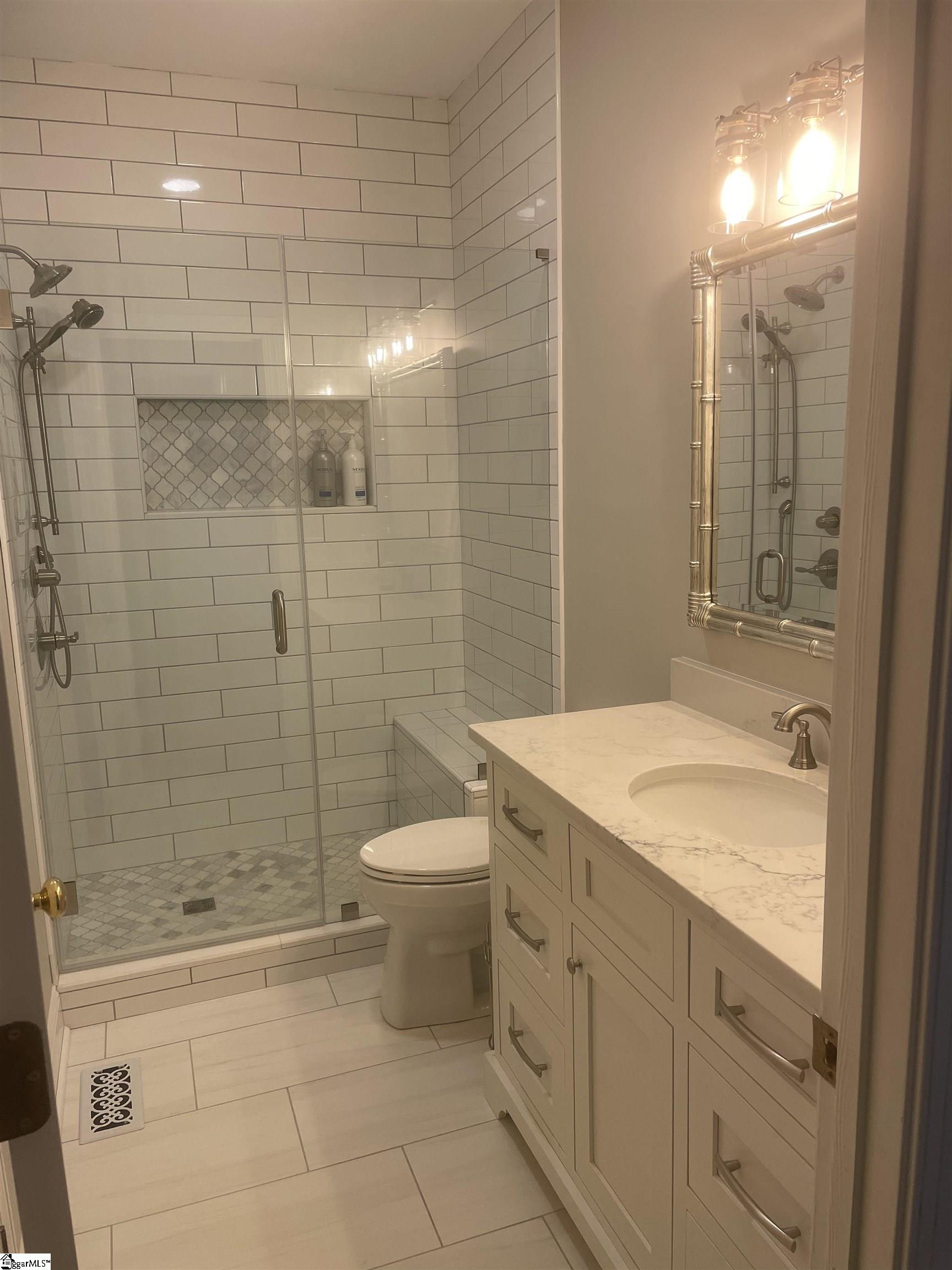 909 Spaulding Farm Road Greenville, SC 29615 - Photo 5 of 25 Gallery Image 5