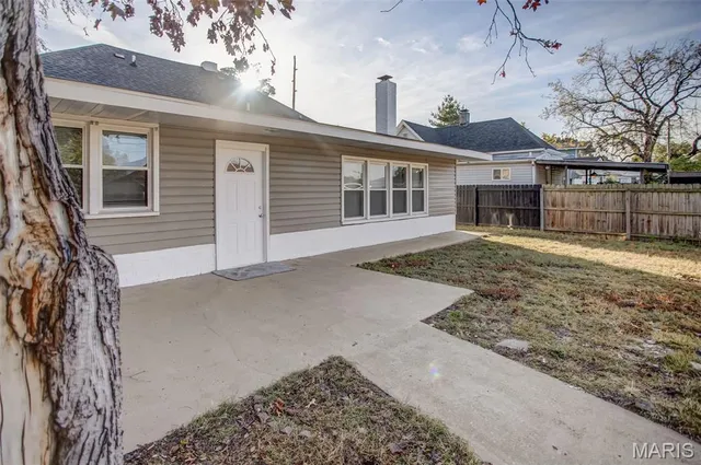 $159,000 | 523 Broadway, East Alton, IL 62024