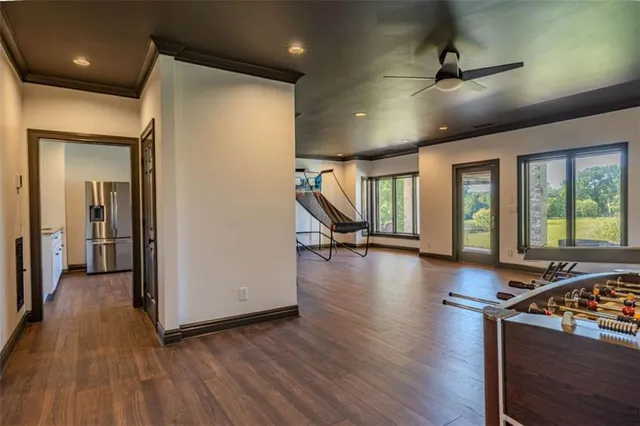 a view of a tennis court