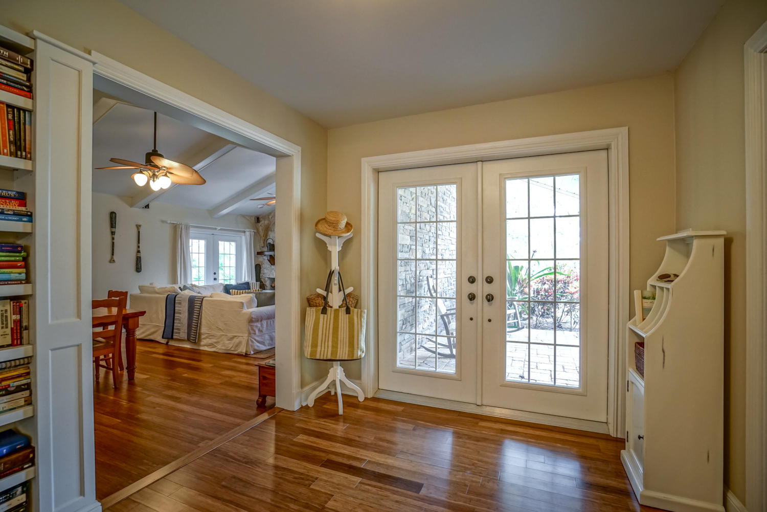 6242 Wood Lake Road Jupiter, FL 33458 - Photo 3 of 27 Foyer
