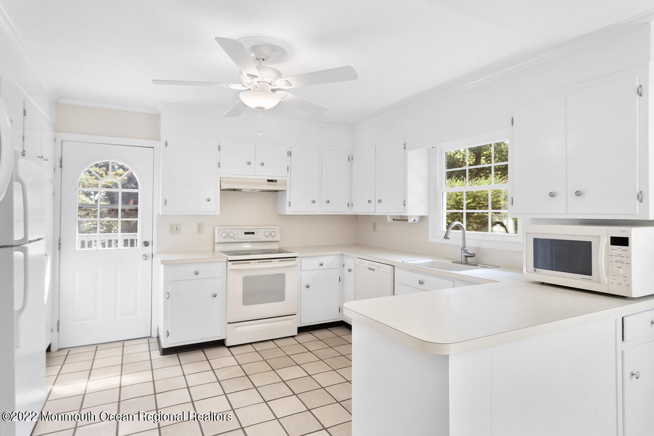 275 Pelican Road Middletown, NJ 07748 - Photo 8 of 28 Kitchen another view
