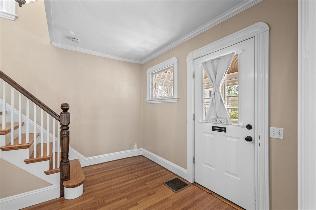 2 Ellis Terrace Swampscott, MA 01907 - Photo 4 of 41