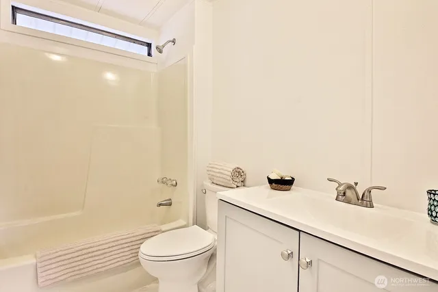 $95,000 | 700 Northwest Crosby Avenue, Unit 35, Oak Harbor, WA 98277