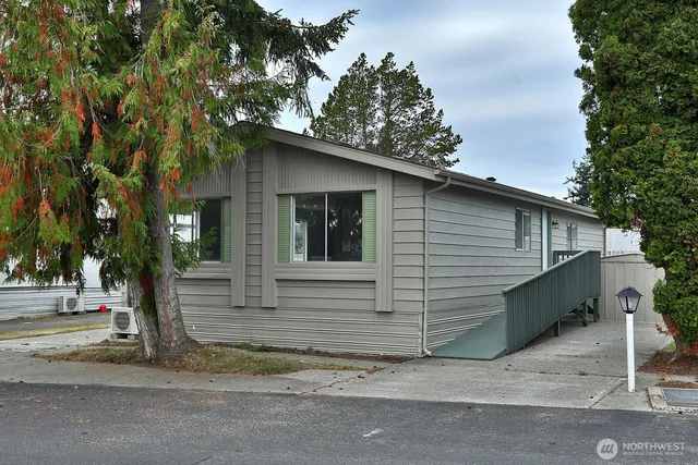$95,000 | 700 Northwest Crosby Avenue, Unit 35, Oak Harbor, WA 98277