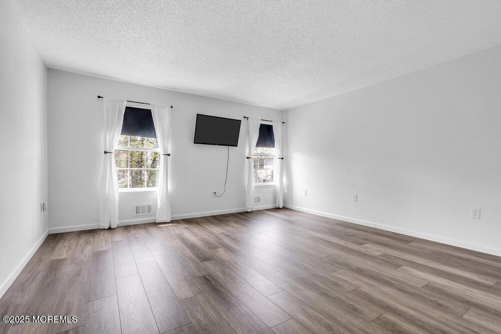 202 Iris Way Brick, NJ 08724 - Photo 16 of 28 dsc05852_339