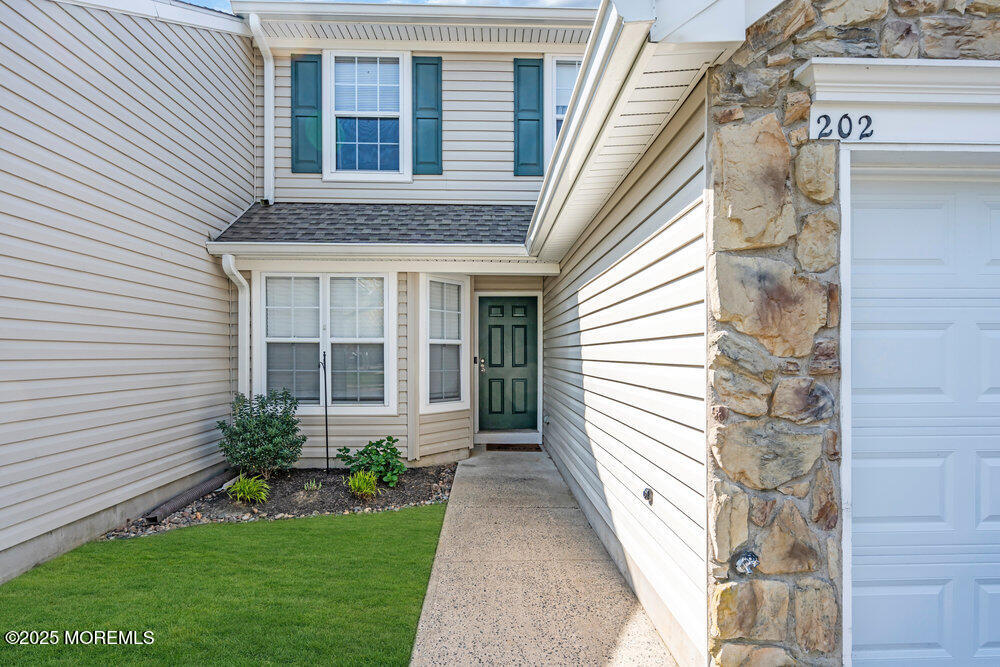 202 Iris Way Brick, NJ 08724 - Photo 3 of 28 dsc05747-1_782