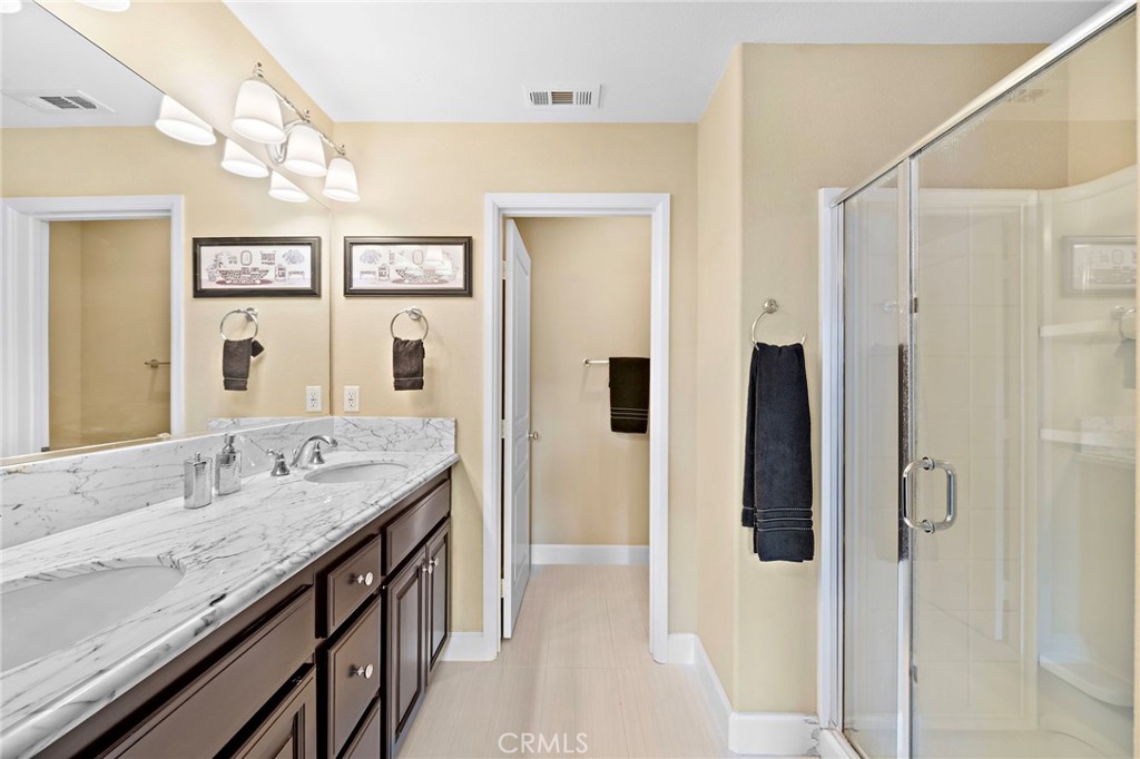 8028 Monaco Stanton, CA 90680 - Photo 23 of 35 Primary suite bathroom