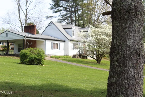 $225,000 | 175 Fincastle Heights Road, Jonesville, VA 24263