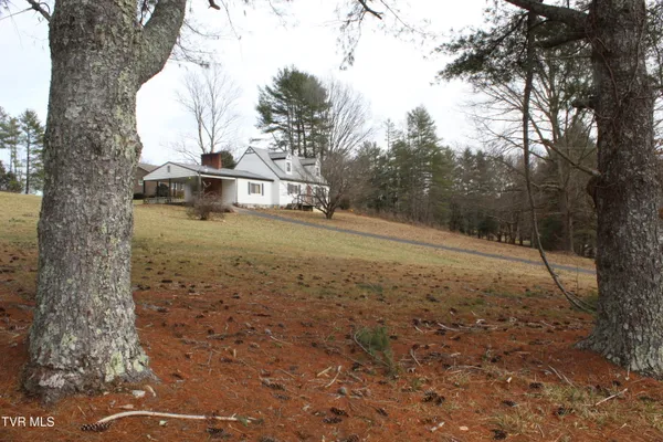 $225,000 | 175 Fincastle Heights Road, Jonesville, VA 24263