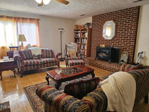 $225,000 | 175 Fincastle Heights Road, Jonesville, VA 24263