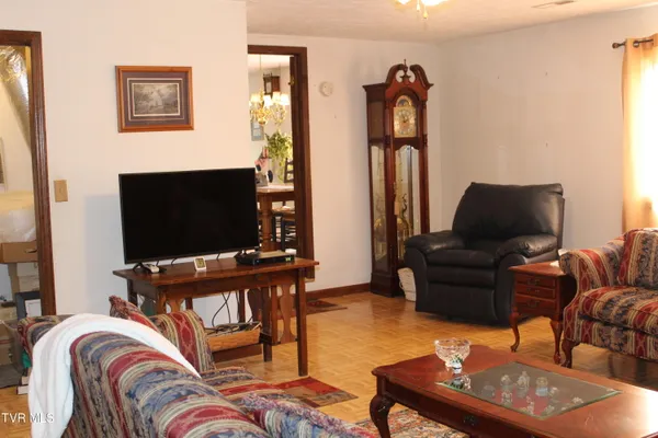 $225,000 | 175 Fincastle Heights Road, Jonesville, VA 24263