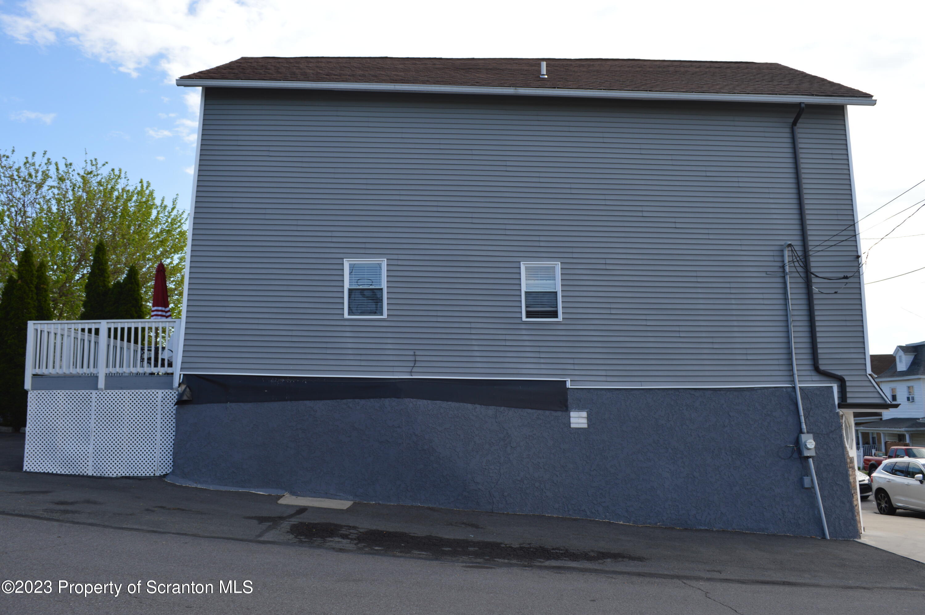 501 North Bromley Avenue Scranton, PA 18504 - Photo 2 of 17 a front view of a house
