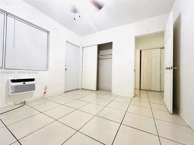 a view of livingroom with furniture