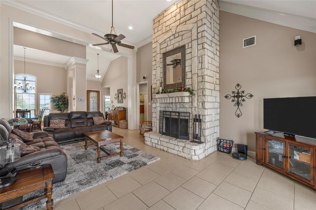 175 Ranchcrest Road Lorena, TX 76655 - Photo 5 of 35