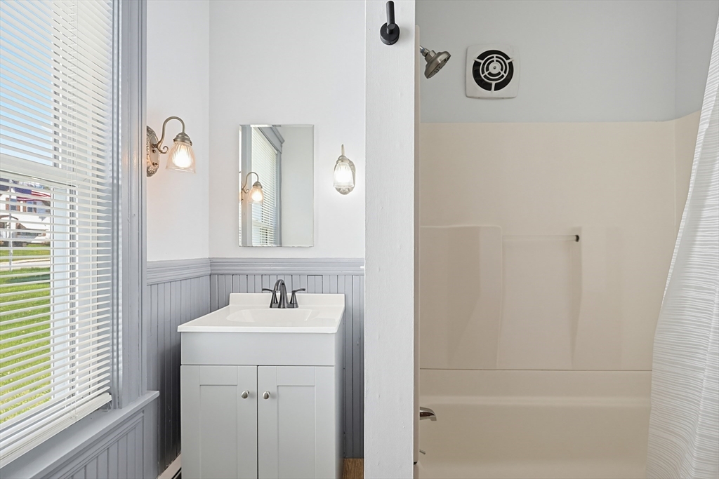 41 Washington Street, Unit 1 Franklin, MA 02038 - Photo 20 of 24