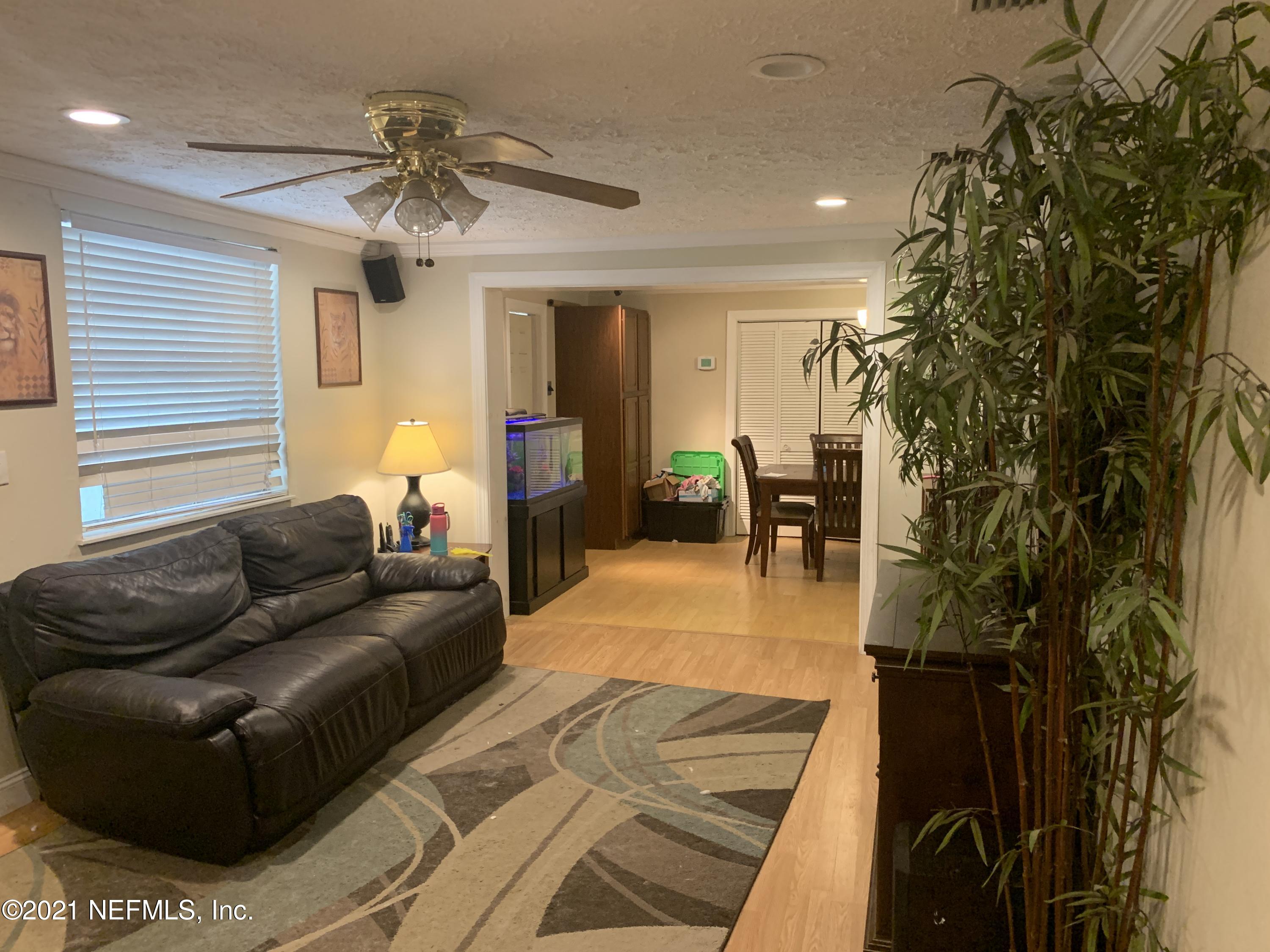 12505 Pulaski Road Jacksonville, FL 32218 - Photo 16 of 45 Living Room
