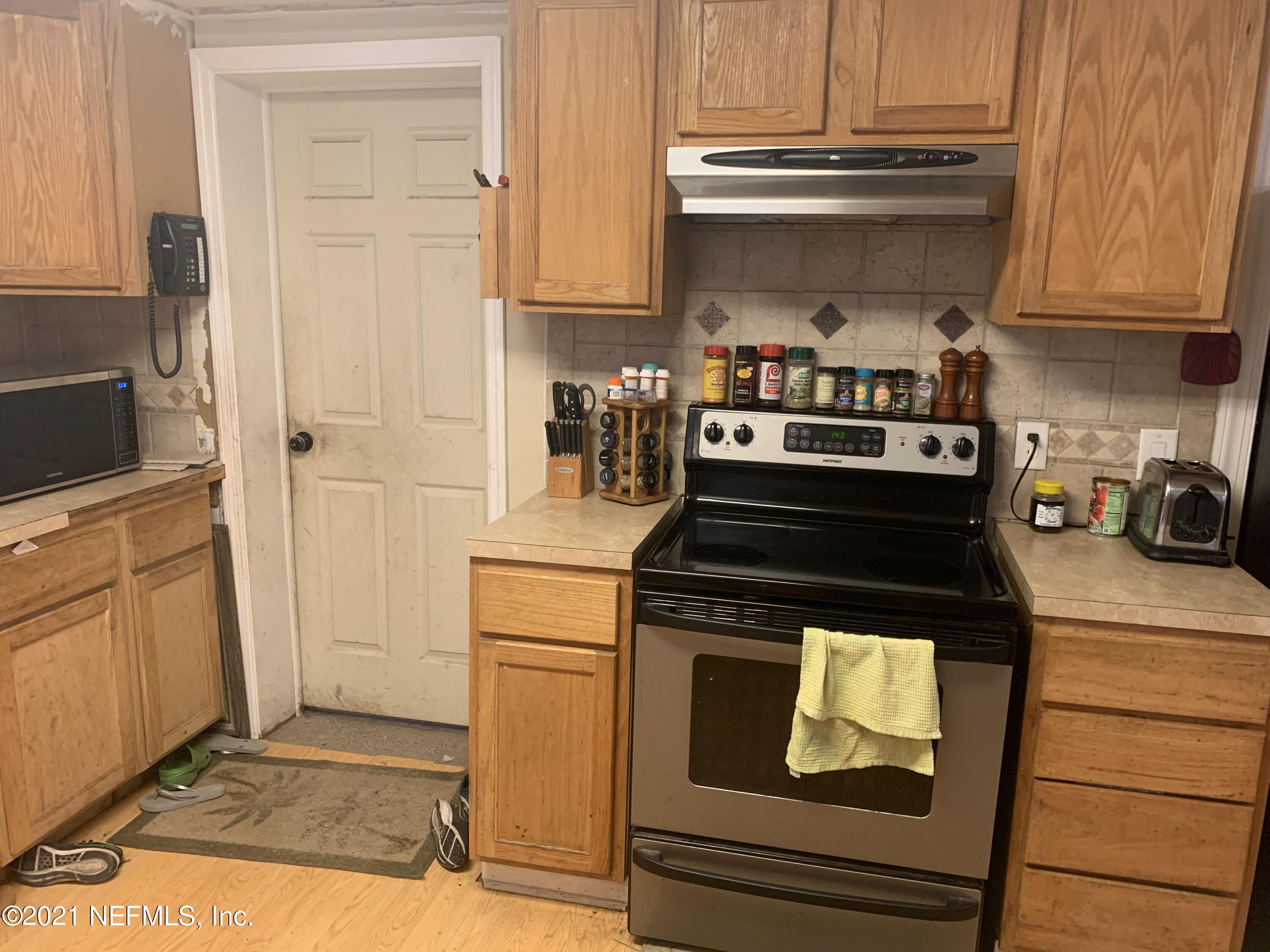 12505 Pulaski Road Jacksonville, FL 32218 - Photo 22 of 45 Kitchen