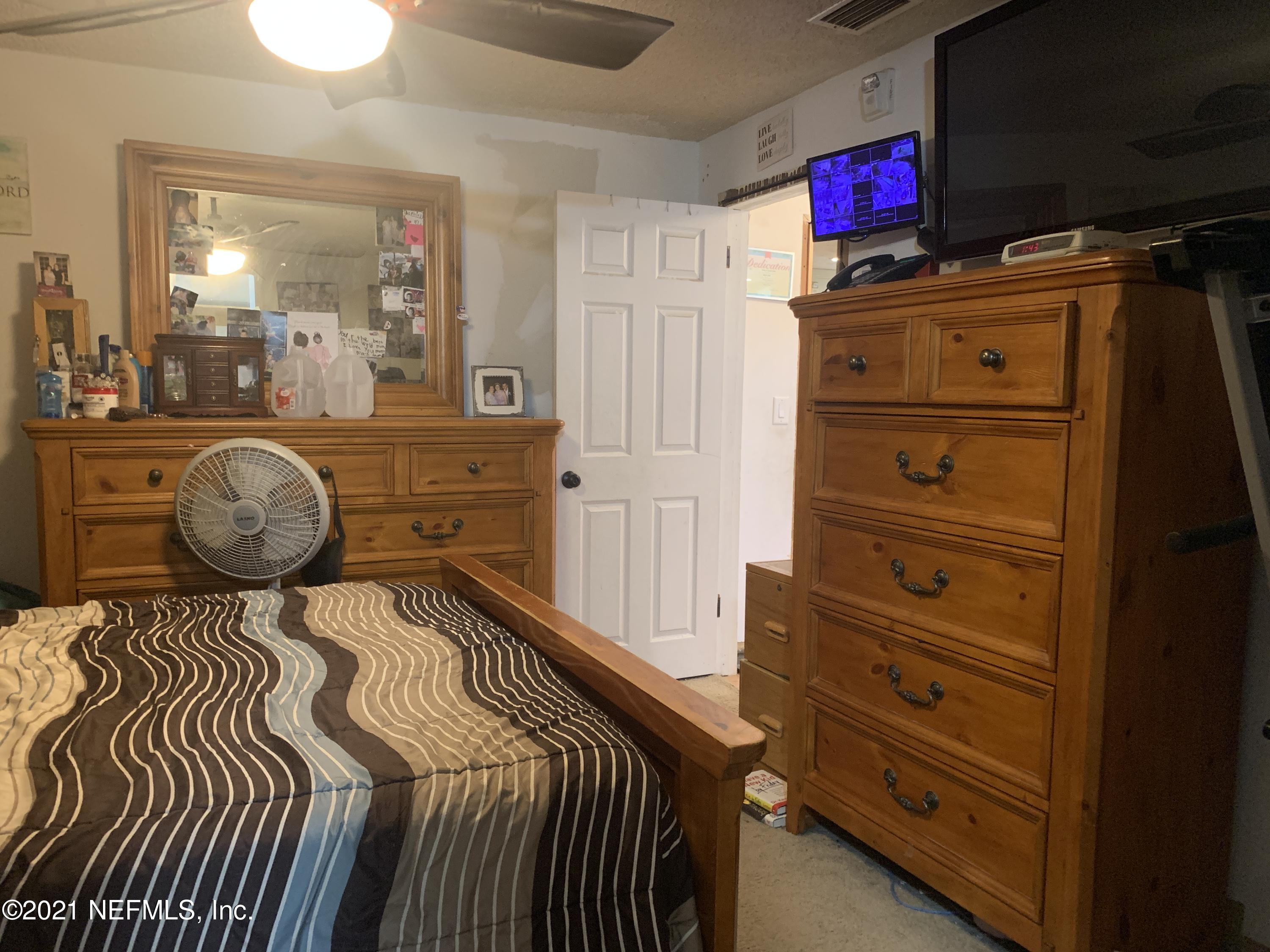 12505 Pulaski Road Jacksonville, FL 32218 - Photo 28 of 45 Owner bedroom