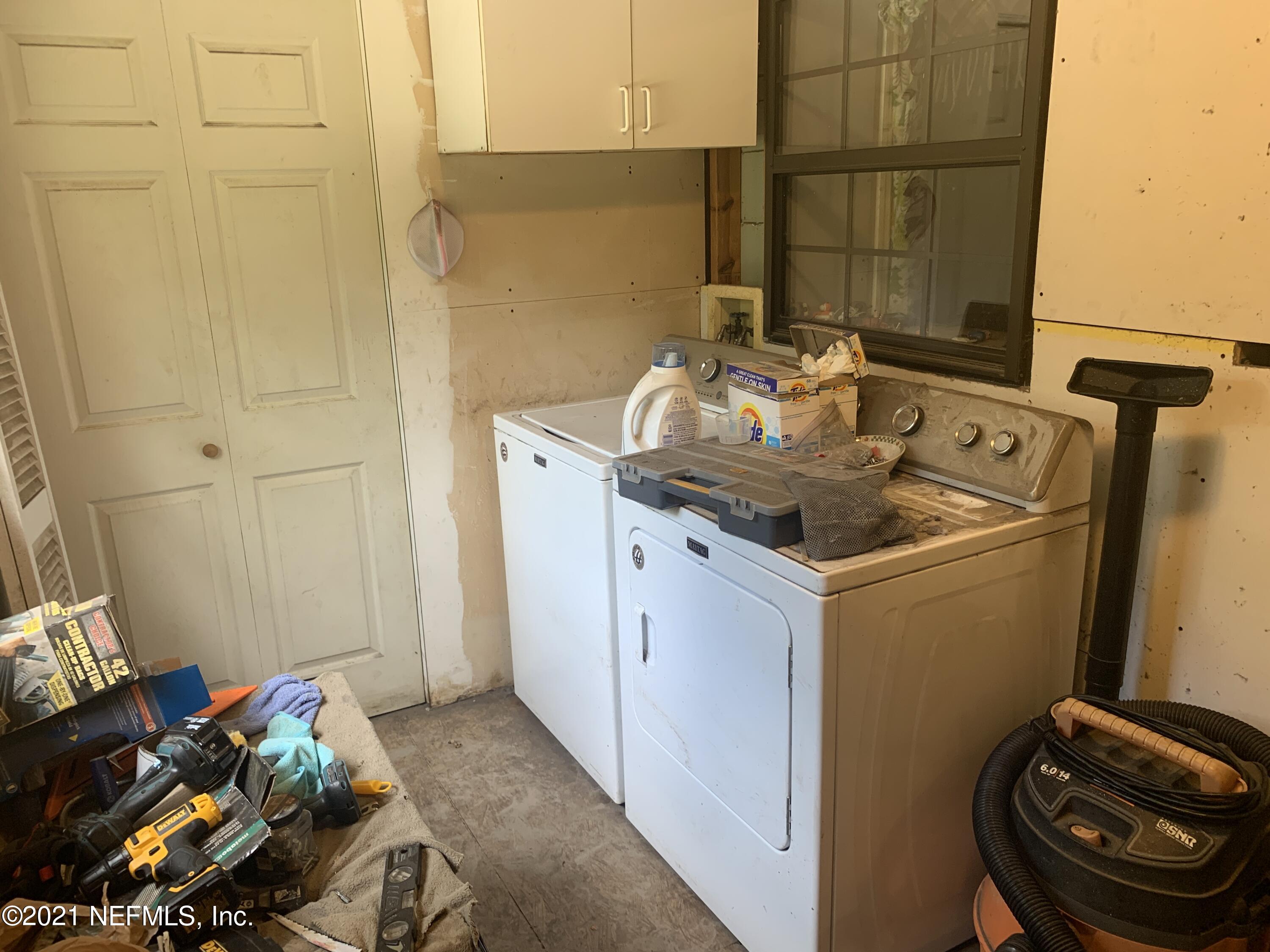 12505 Pulaski Road Jacksonville, FL 32218 - Photo 43 of 45 Laundry room