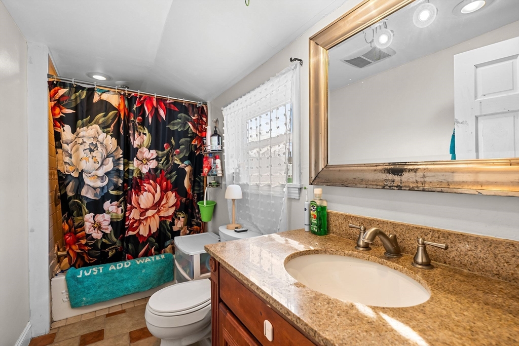 81 Wessagussett Road Weymouth, MA 02191 - Photo 11 of 29