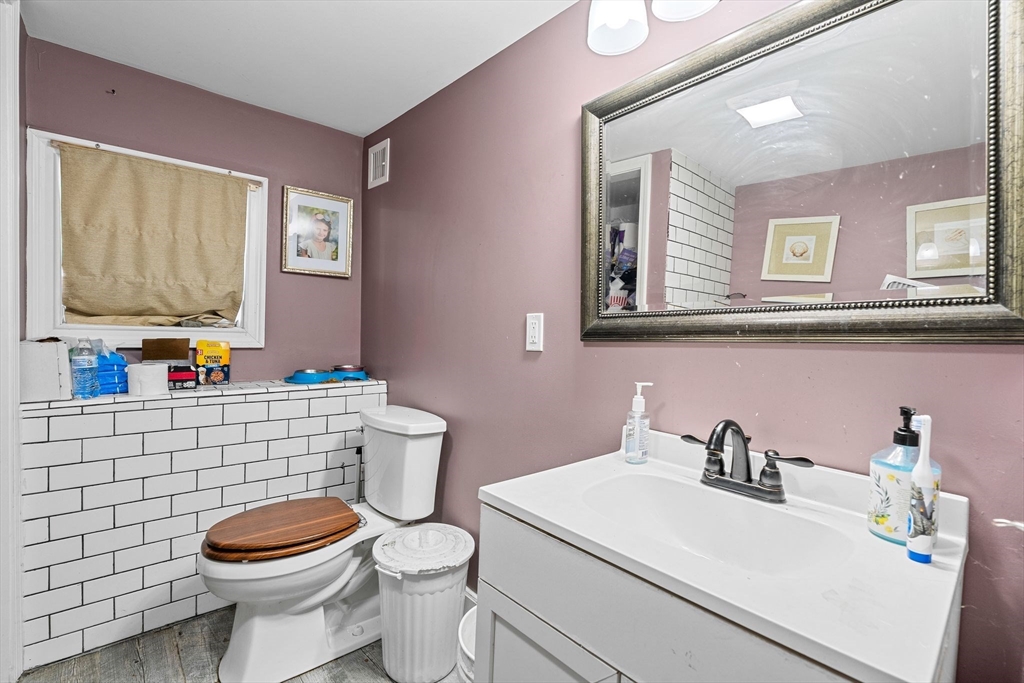 81 Wessagussett Road Weymouth, MA 02191 - Photo 13 of 29