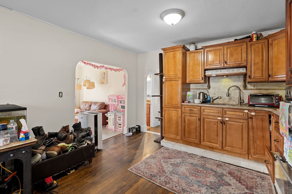 81 Wessagussett Road Weymouth, MA 02191 - Photo 4 of 29