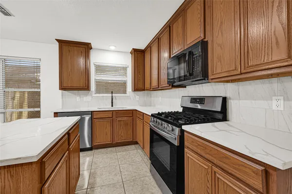 $2,500 | 15911 Breanna Lane, Houston, TX 77049