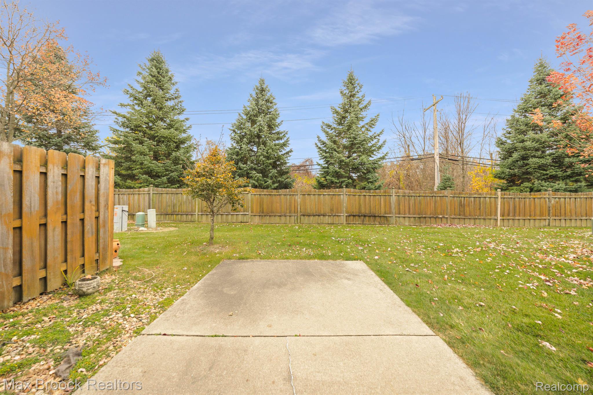 17525 Rudgate Street Southgate, MI 48195 - Photo 32 of 38 Patio with private back yard